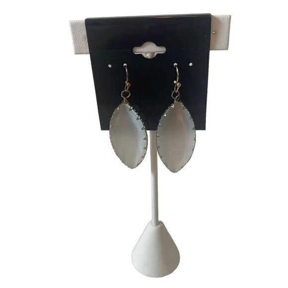 Vintage Gray Stone Long Drop Faceted Earrings. - Picture 1 of 6